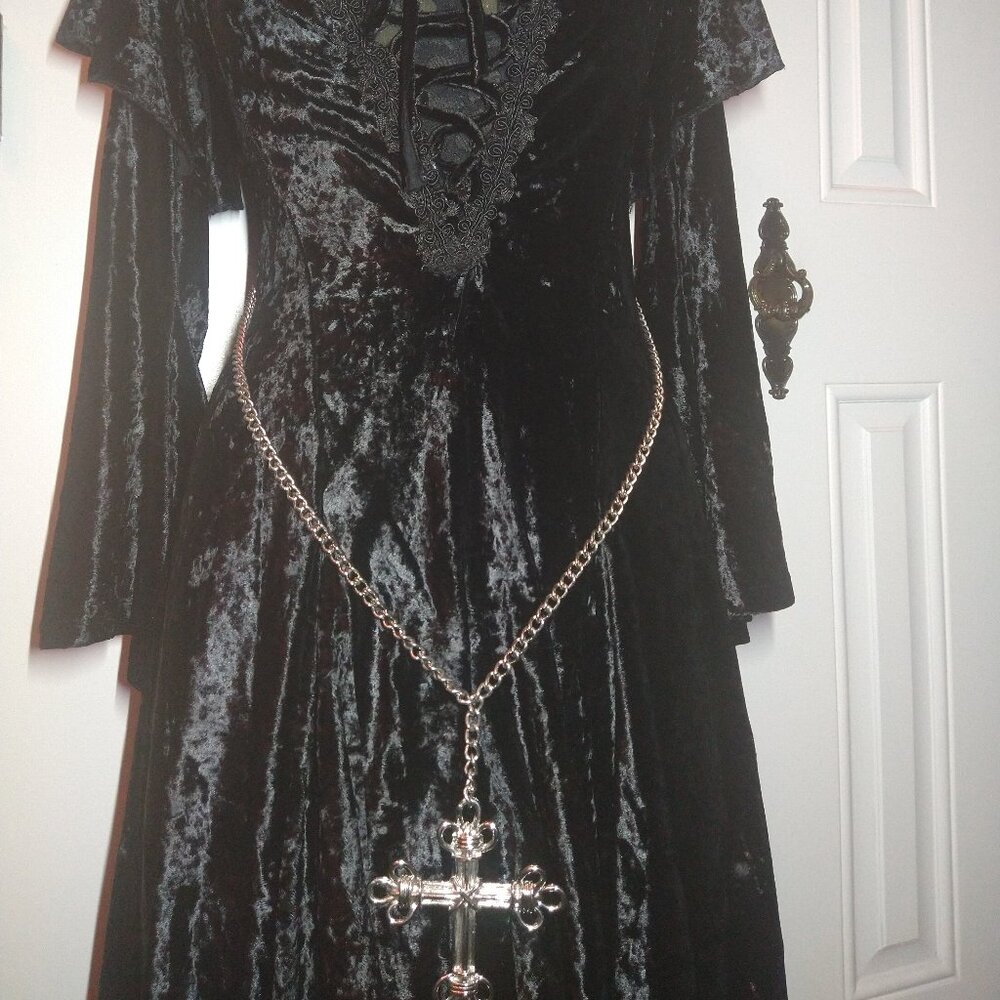 Vintage Crushed Velvet Goth Gown Bell Sleeves Dramatic Cross Chain Small EUC - Picture 8 of 15